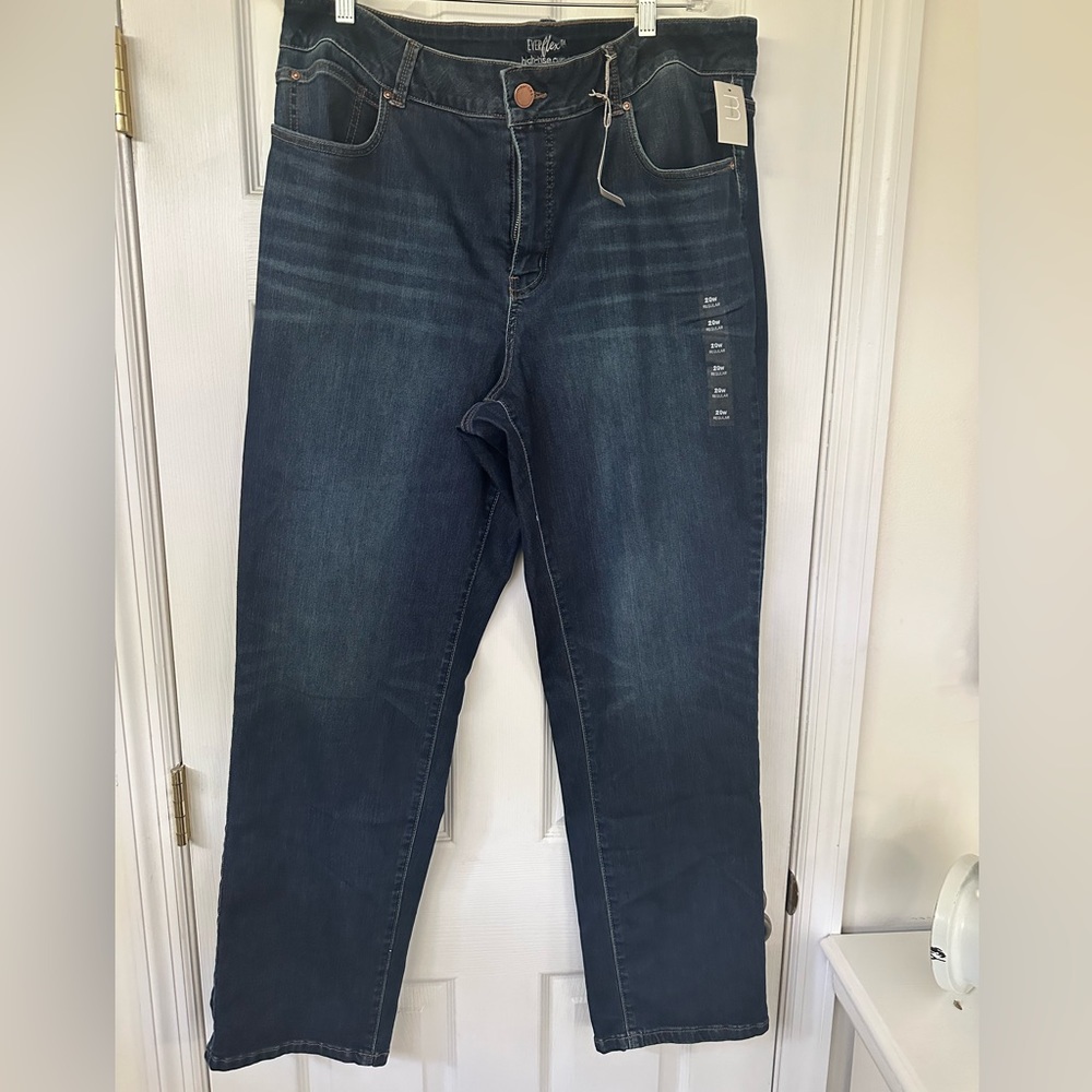 Women’s plus size Maurices high rise, curvy everflex jeans, size 20w, NWT
